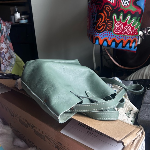 Portland Leather Green Tote Bag with Minimalist Design - Picture 11 of 11